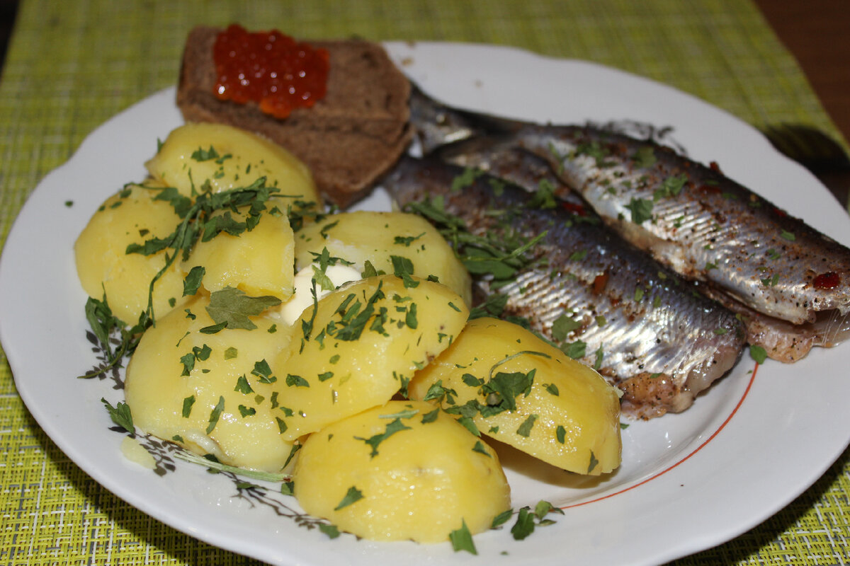 Фото автора. Солёный рипус с картофелем.