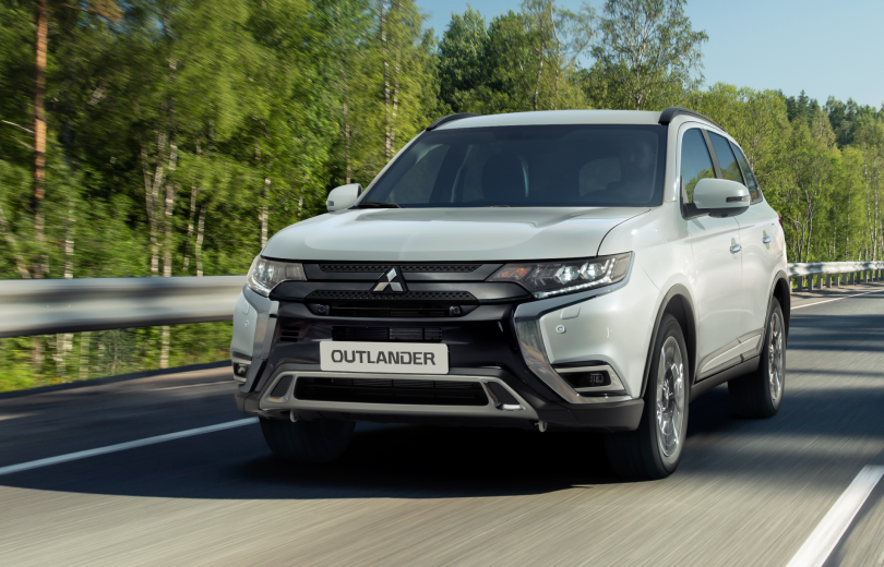 Стоимость Outlander 2022 в комплектации INTENSE+ –  от 2 800 000 рублей. Супер-предложение действительно до 30 ноября 2022 года.