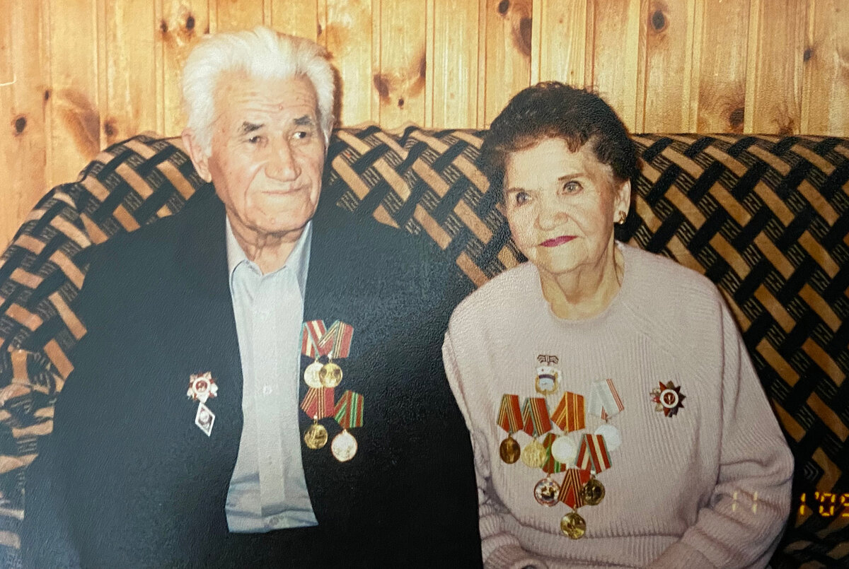 Родители Натальи: Сатты  Нурмухамедов и Марья Артемьевна