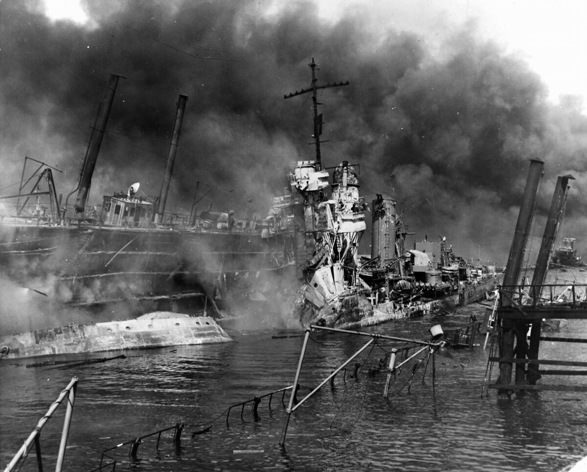 Перл харбор почему напали. Пёрл-Харбор нападение Японии. Атака Японии на пёрл-Харбор (7 декабря 1941 г. Атака на пёрл-Харбор. Перл Харбор 1941.