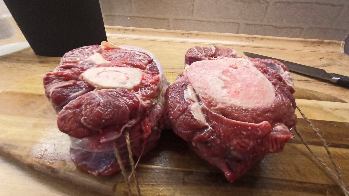 Связанные голяшки