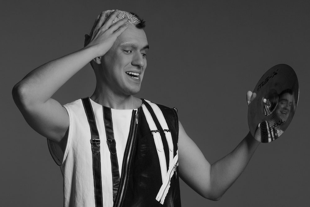 Смешанное тревожное и депрессивное расстройство - психическое расстройство, характеризующееся общей устойчивой тревогой. Часто сопровождается жалобами на постоянную нервозность, дрожь, депрессию, мышечное напряжение и дискомфорт. Может присутствовать страх болезни или несчастного случая, распространяющийся на себя и/или на близких. 