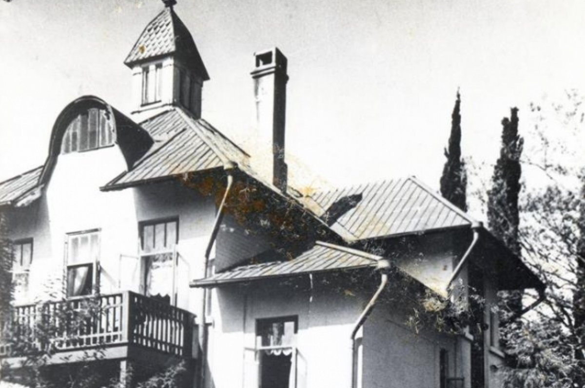    Объект культурного наследия прошел большой путь - от национализированной дачи до современного отеля.