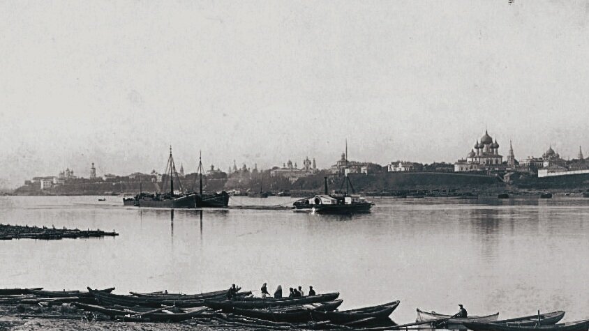 Вид на Ярославль с противоположного берега Волги. Архивное фото конца 19 века.