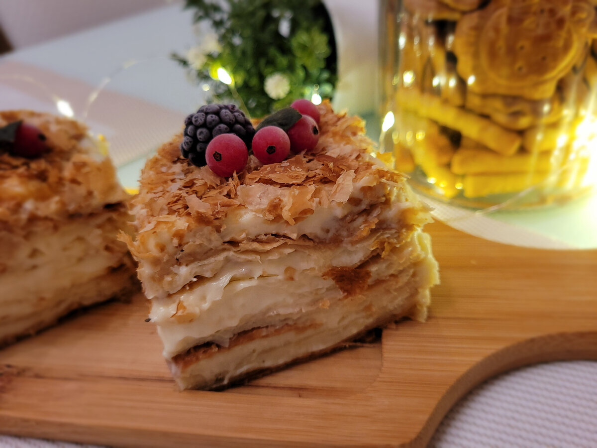 наполеон из готового слоеного теста. пирожное «наполеон». наполеон из готового слоеного дрожжевого. наполеон из готового слоеного дрожжевого. коржи из слоёного дрожжевого теста.