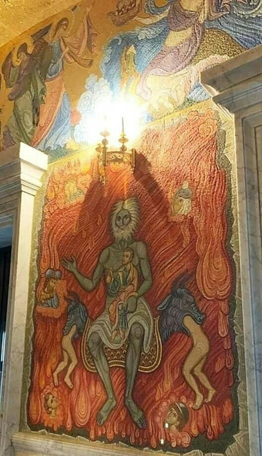 В Благовещенском соборе в Дивеево - фреска с изображением диавола - скандал в православном мире