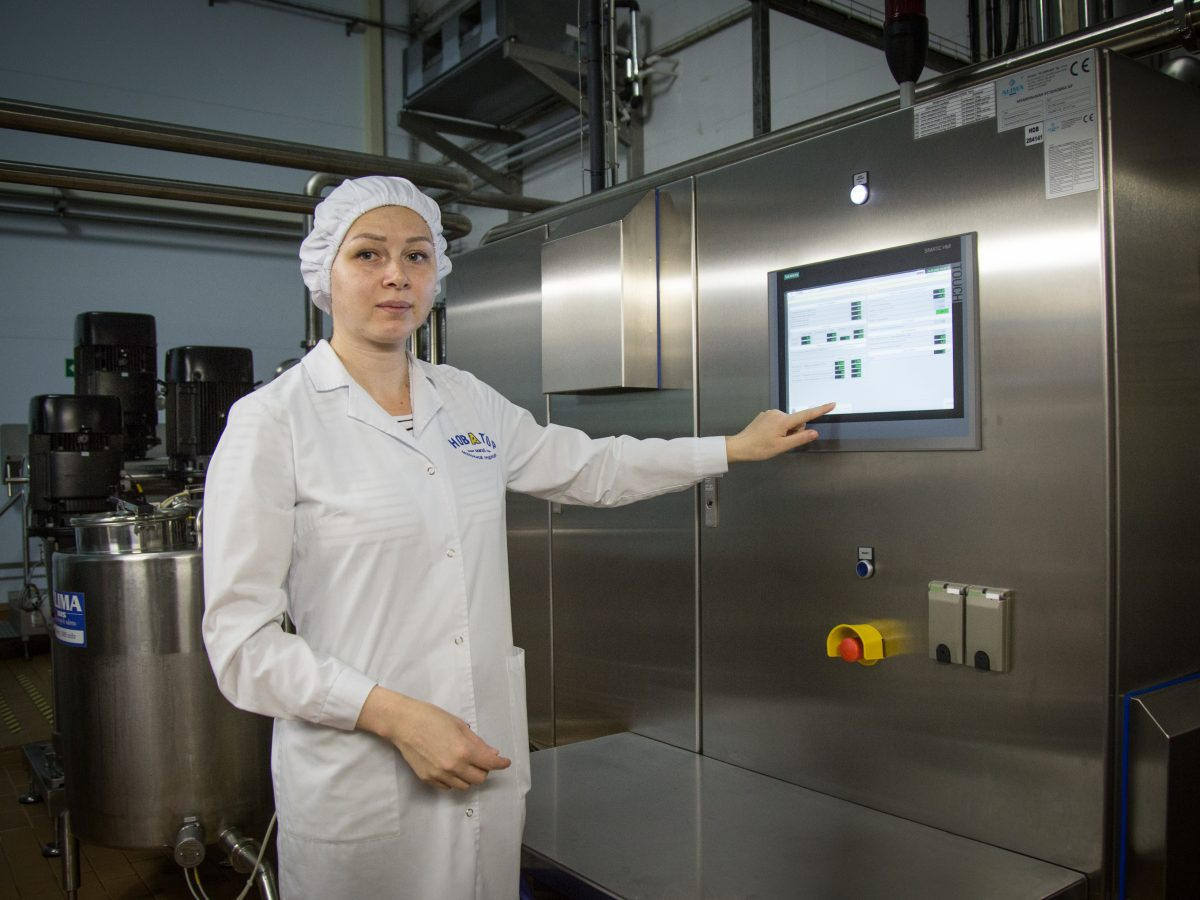 Людмила Осина, начальник цеха сухих молочных продуктов