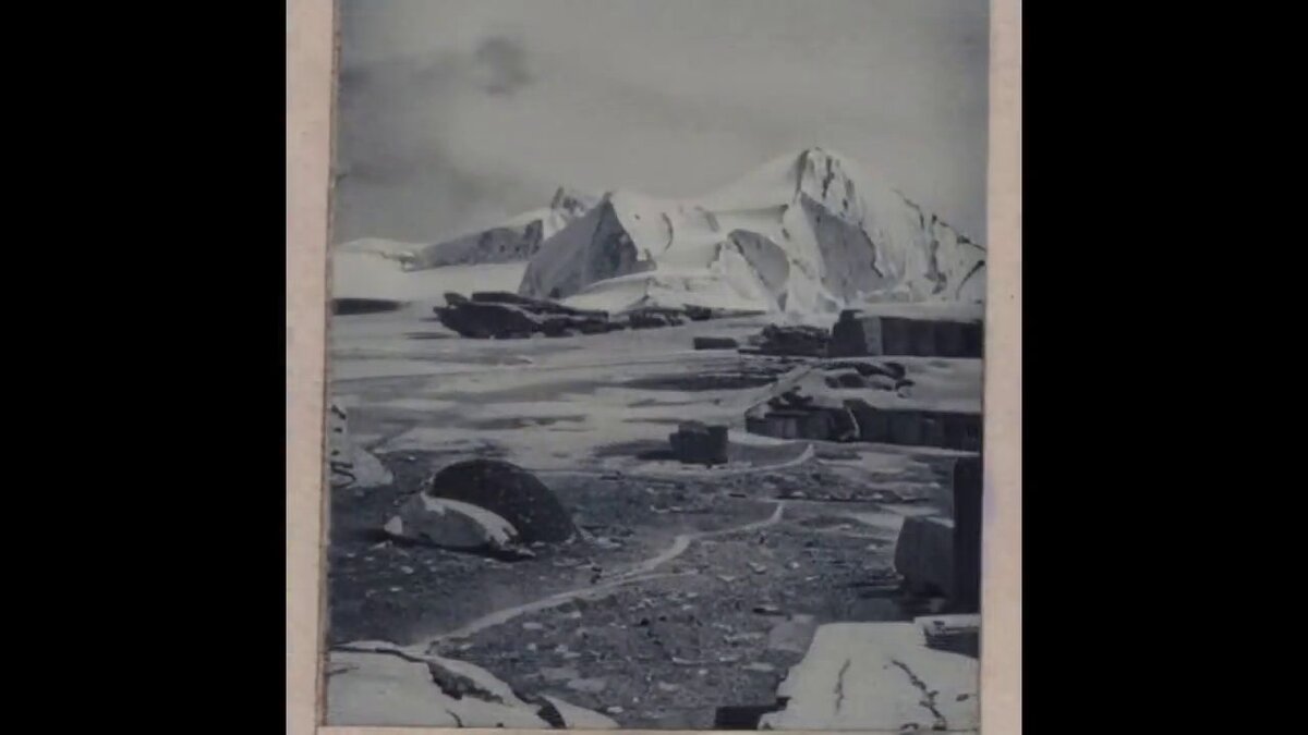 Известный полярный исследователь, один из первооткрывателей Южного полюса, капитан королевского флота Великобритании Роберт Фолкон Скотт по праву считается легендарным покорителем Антарктиды в начале-41