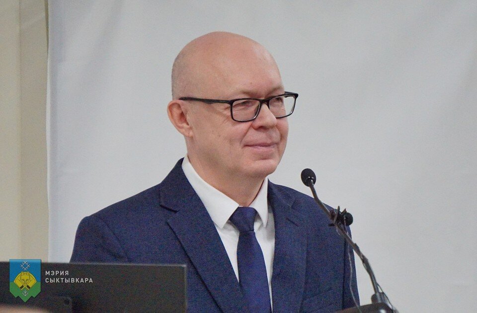     Депутаты совета Сыктывкара почти единогласно выбрали Владимира Голдина мэром