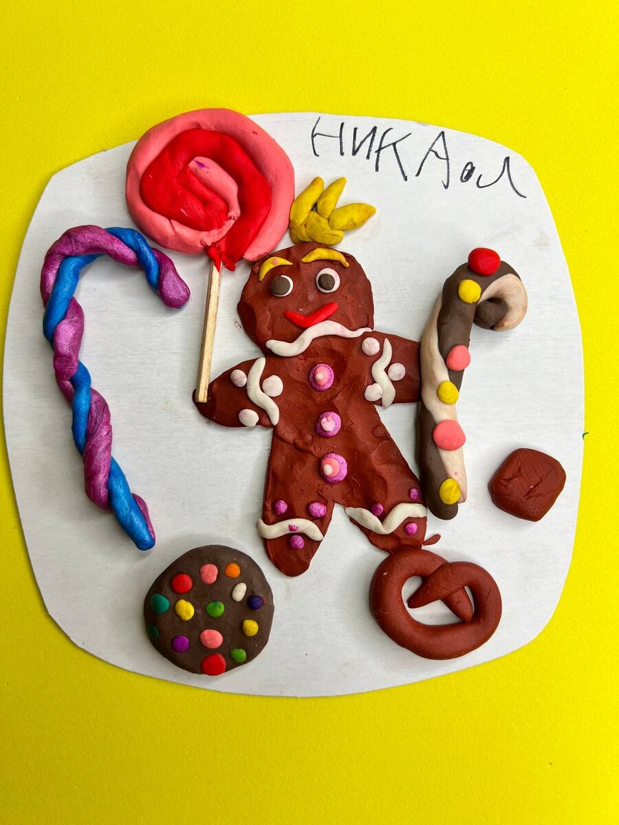 Поделка из пластилина. Имбирный человечек.
