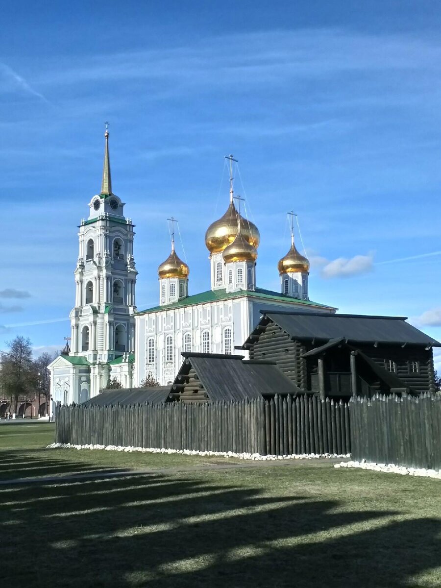 Свято-Успенский собор Тульского Кремля. Тула, ул. Менделеевская, 2.