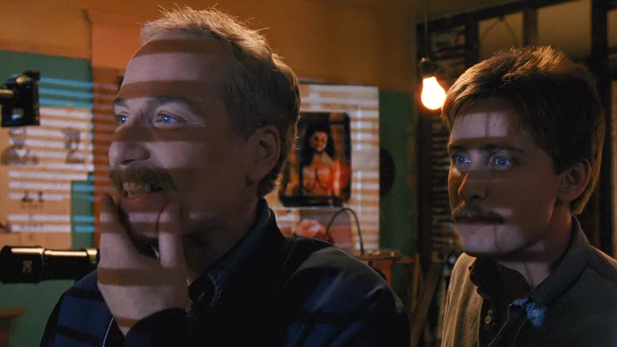 Кадр из фильма "Слежка" (1987)