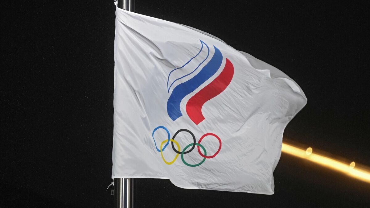 2024 olympic games raise the flag. Отстранили от олимпиады. Флаг олимпиады. Отстранили от олимпиады. Отказ от олимпийских игр 1984 года 4.