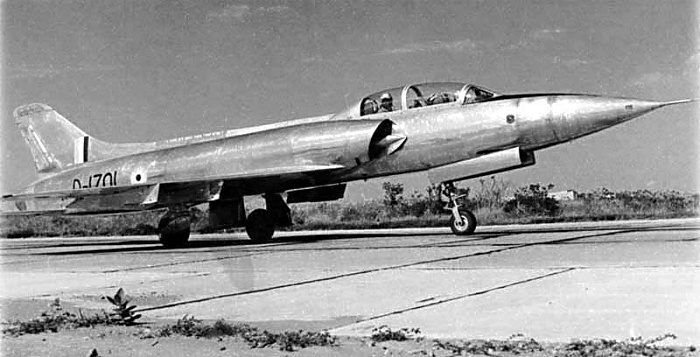 
Скорость до 1.110 км/ч, макс.взлетный вес 10,9 т, потолок 13.800м, вооружение 4 пушки (30-мм), до 1,8 т боевой нагрузки