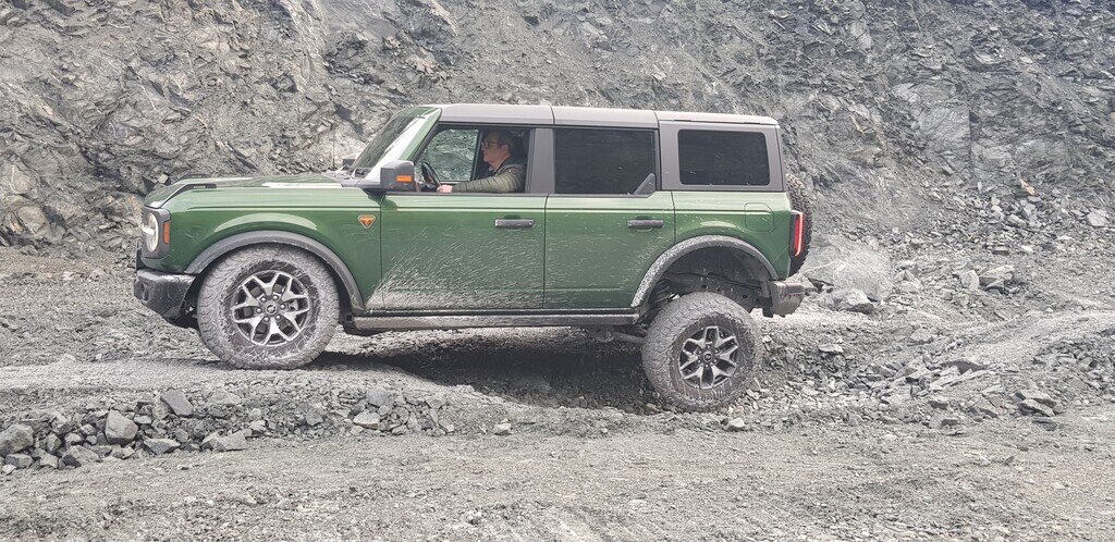 Ford Bronco имеет очень большие ходы подвесок