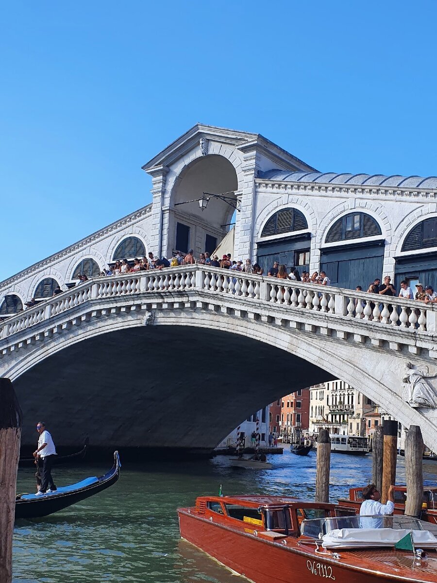 Мост Риальто. Июль 2022 года.