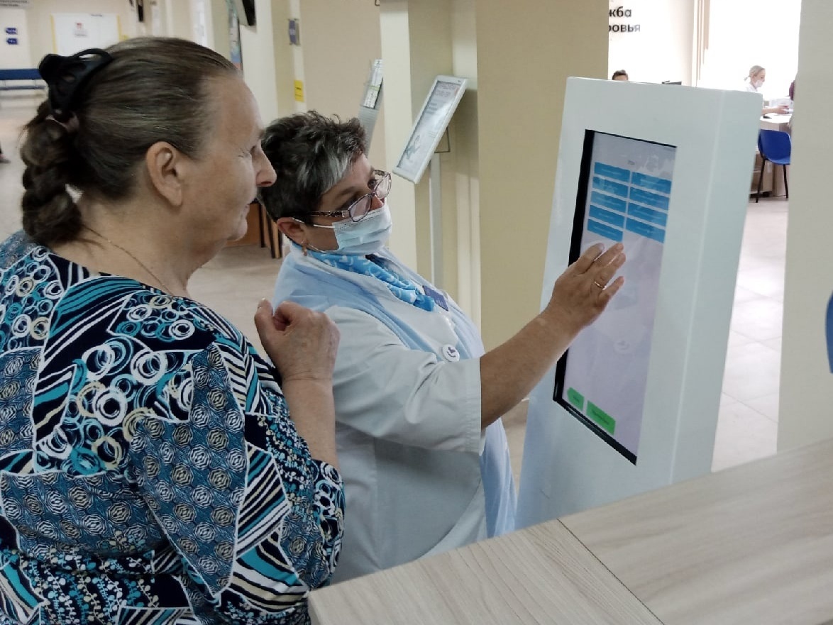 При возникших вопросах по пользованию инфокиоском медперсонал больницы всегда придёт на помощь