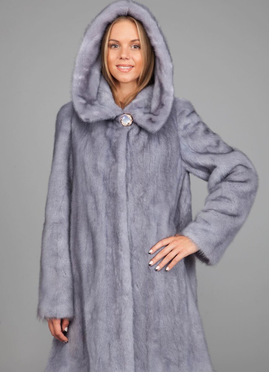  Фото из свободных источников, шуба из норки была похожа на эту но ещё красивее.