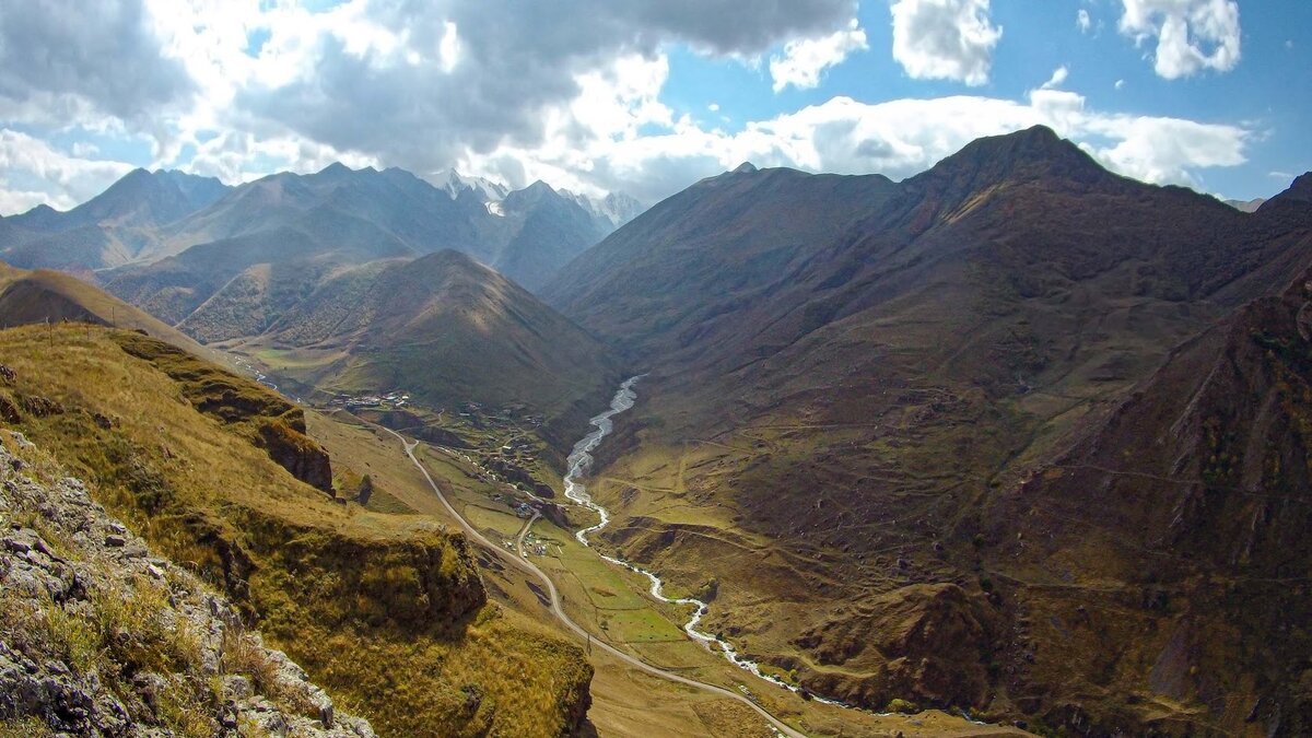 Вид с высоты села Комунта