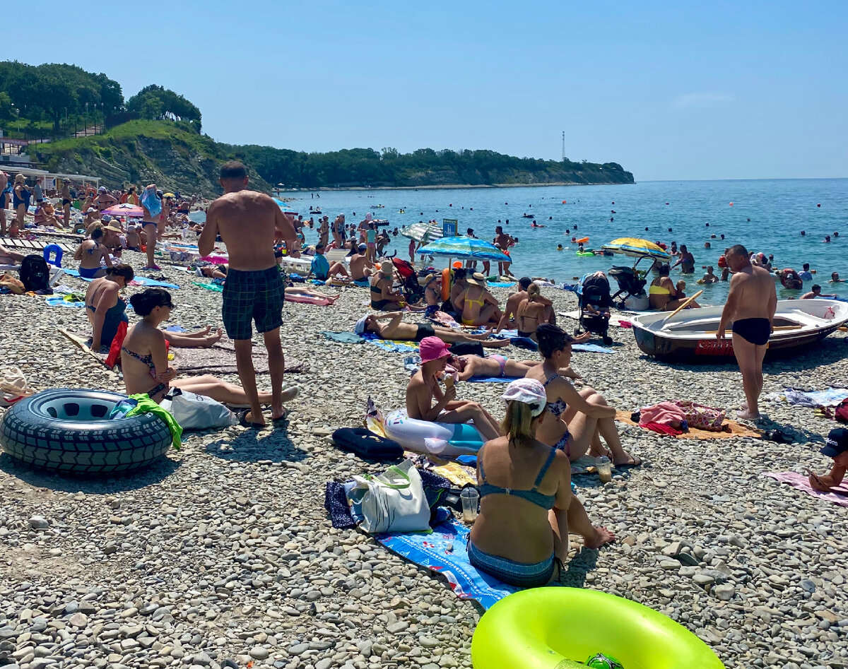 Сколько стоят пляжи в геленджике. Пляж Северянка Лагуна в Геленджике. Пляжи голубая бухта гел. Голубая бухта в Геленджике.