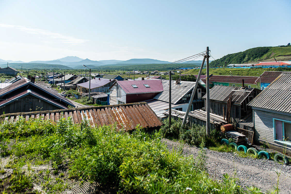 Село кури. Остров Итуруп Курильские острова. Город Курильск остров Итуруп. Остров Кунашир Курильские острова. Остров Кунашир Южно Курильск.