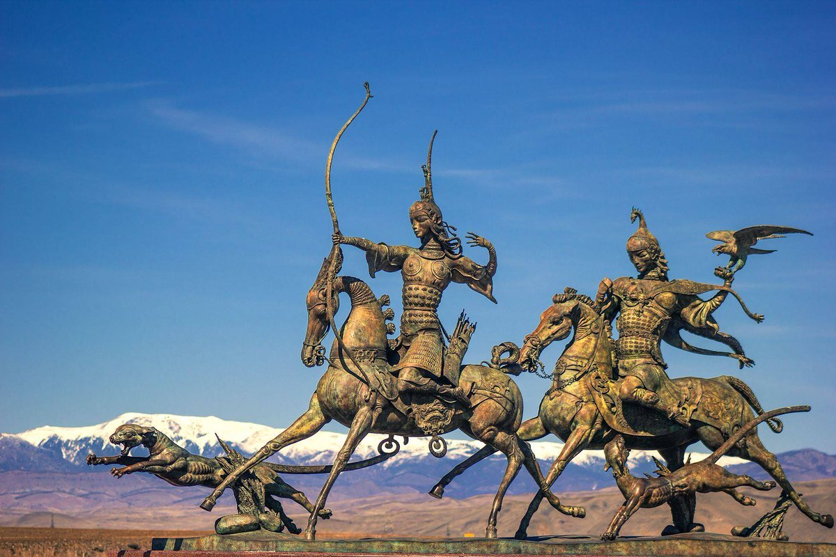 Обелиск "Центр Азии" в г.Кызыле