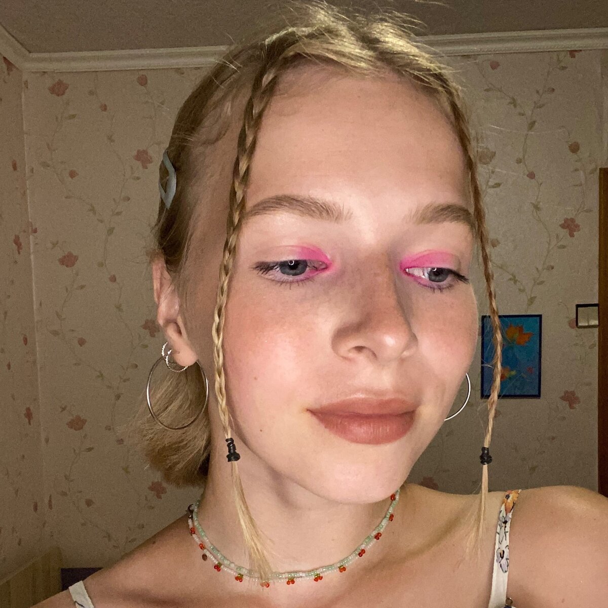 Акцент в макияже: "яркий уголок"