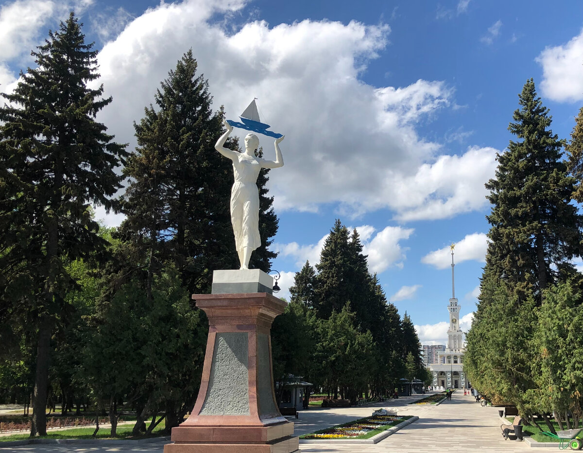 Северный речной вокзал - начало нашего круиза.