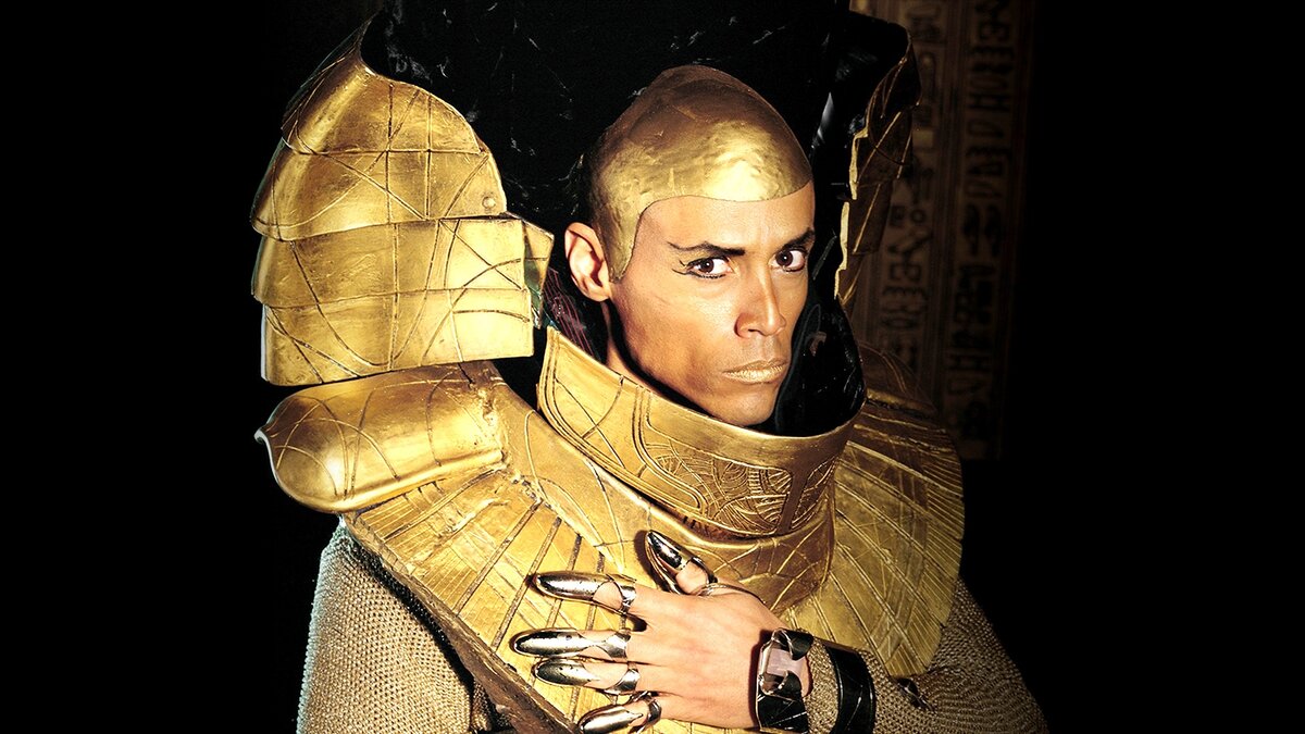 Персонаж сериала SG-1 Апофис.  В общем-то гоа'улд, точнее, его носитель. Источник: yandex.ru/images