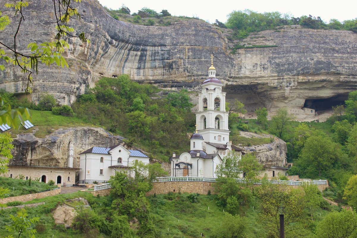 бахчисарай храм в скале