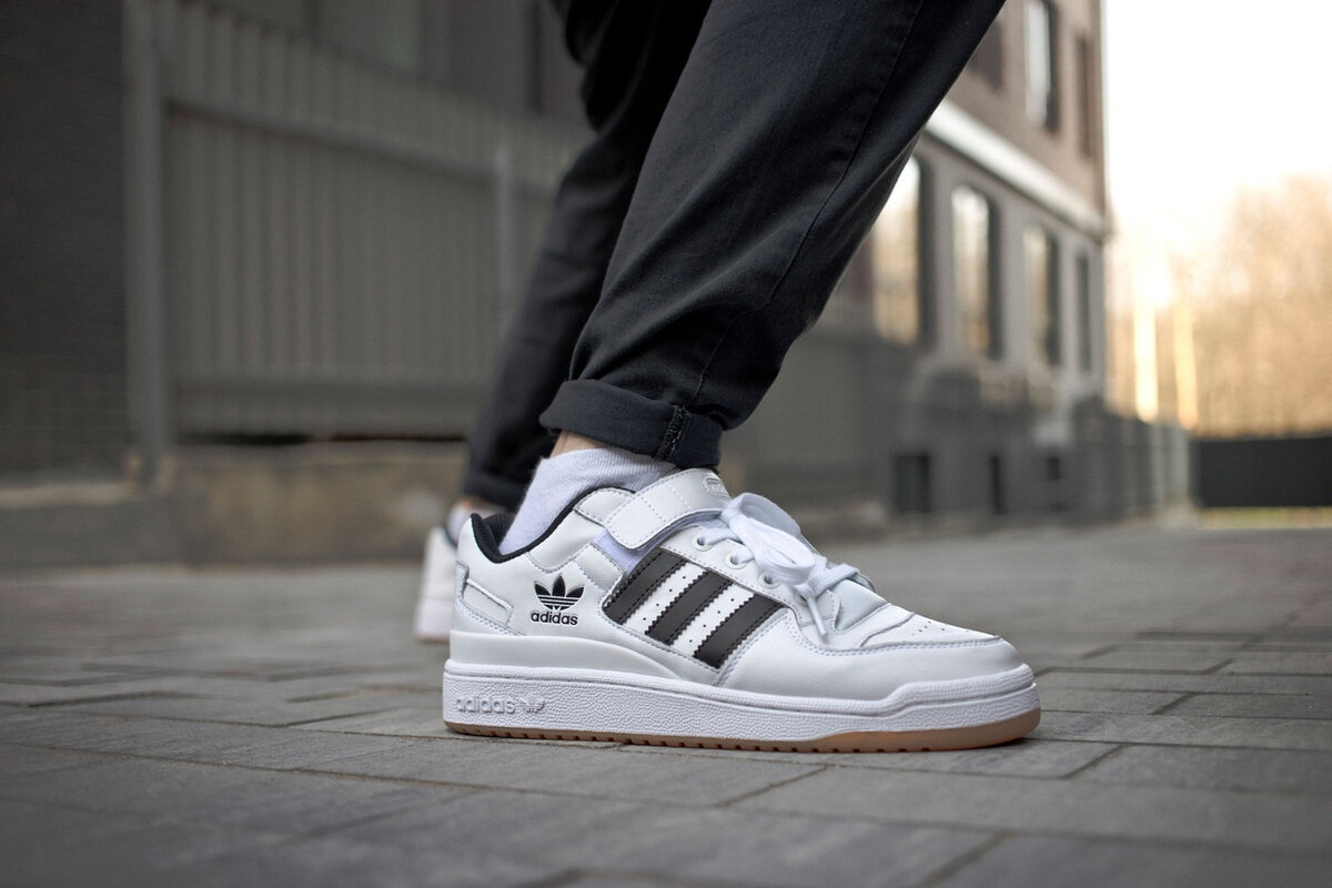 Adida forum low. Adidas forum Low 550. Кроссовки adidas forum Low White. Adidas forum Low Black White. Adidas forum Low 84 Black White.