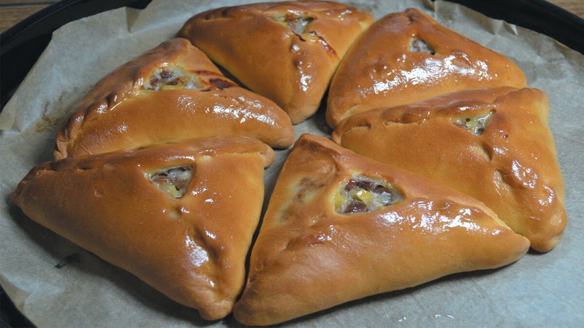 Эчпочмак с фаршем и картошкой в духовке