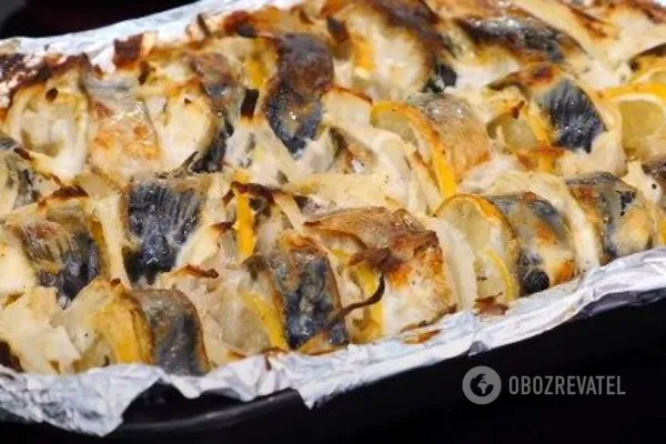 Скумбрия под сметанным соусом 
