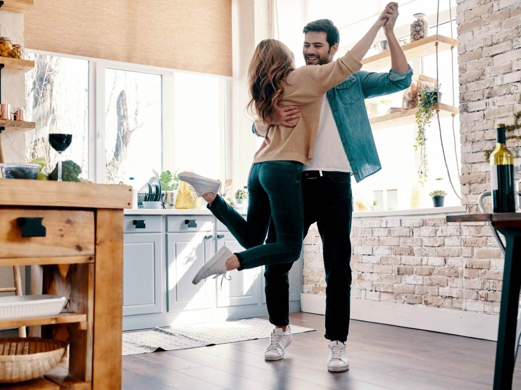 Мужчина Весы сговорчив и поддержит любое начинание