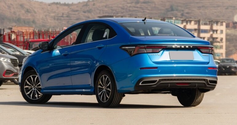 На фото: седан Chery Arrizo 5 Plus