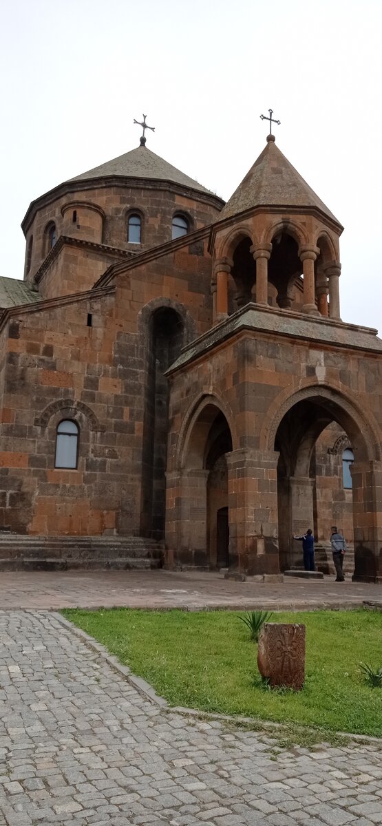 Вот она - красавица! Церковь Рипсимэ