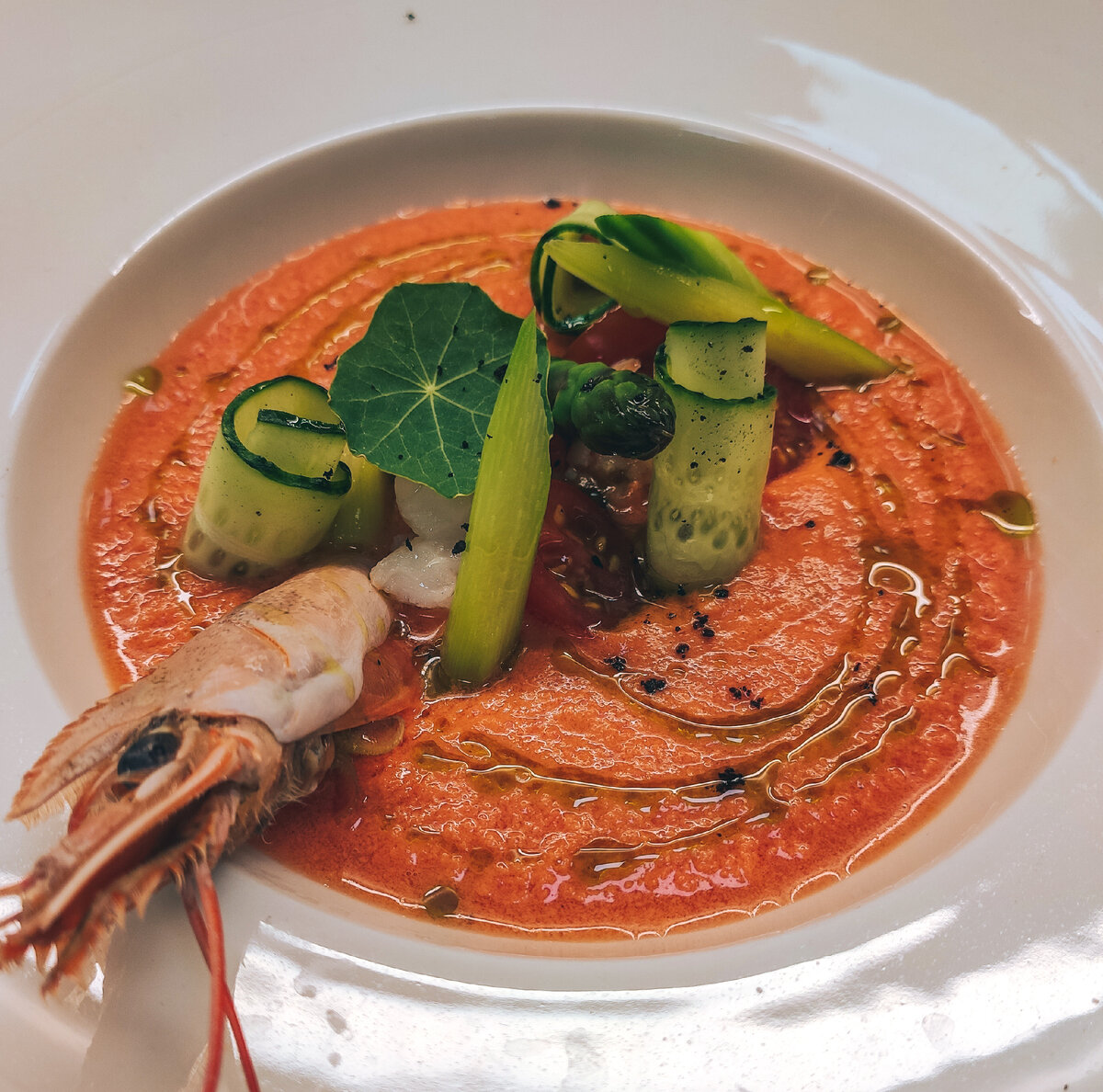 Гаспачо с аргентинской креветкой.