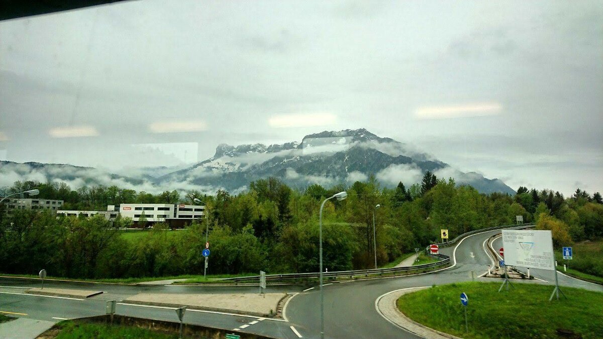 Примерно так начиналось путешествие. Альпы в тумане