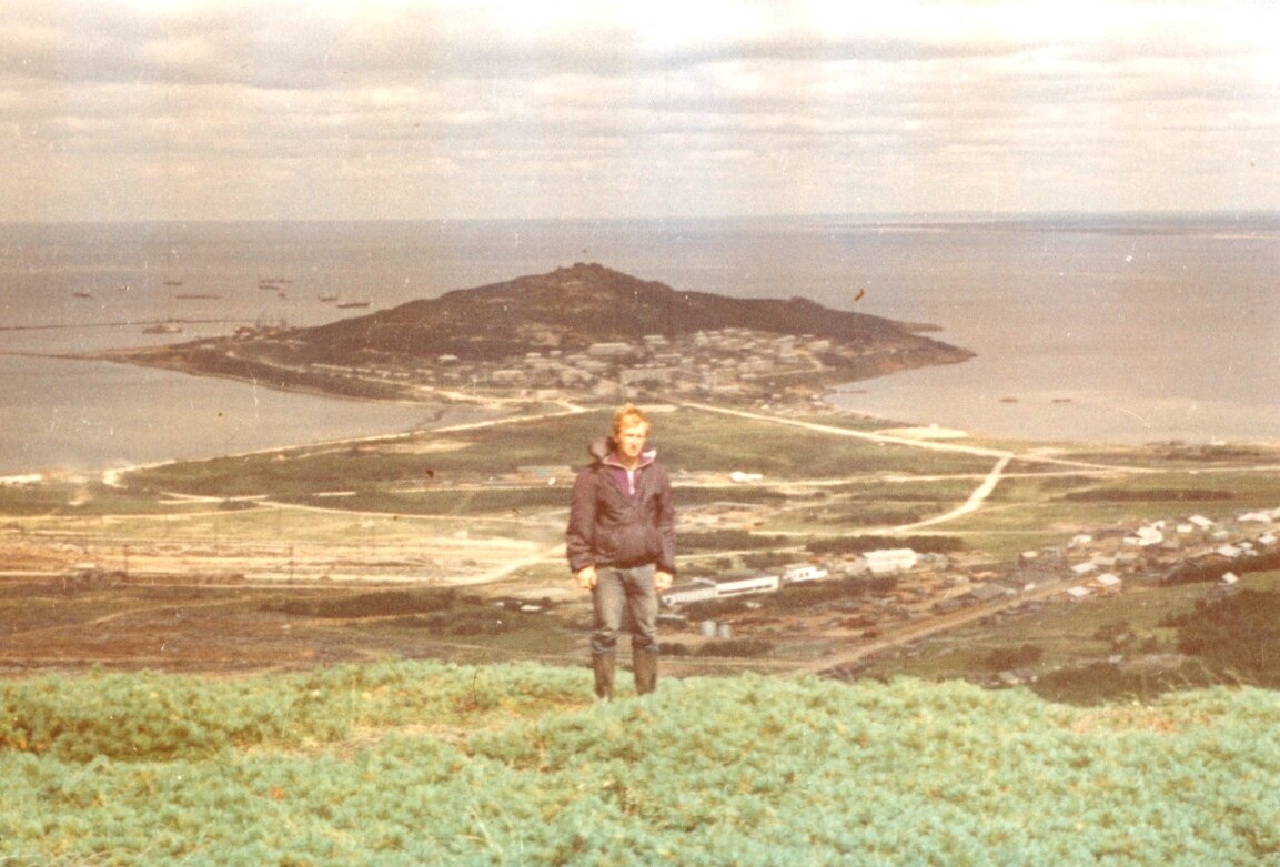 Мыс Лазарева. Вид на посёлок. Фото автора.