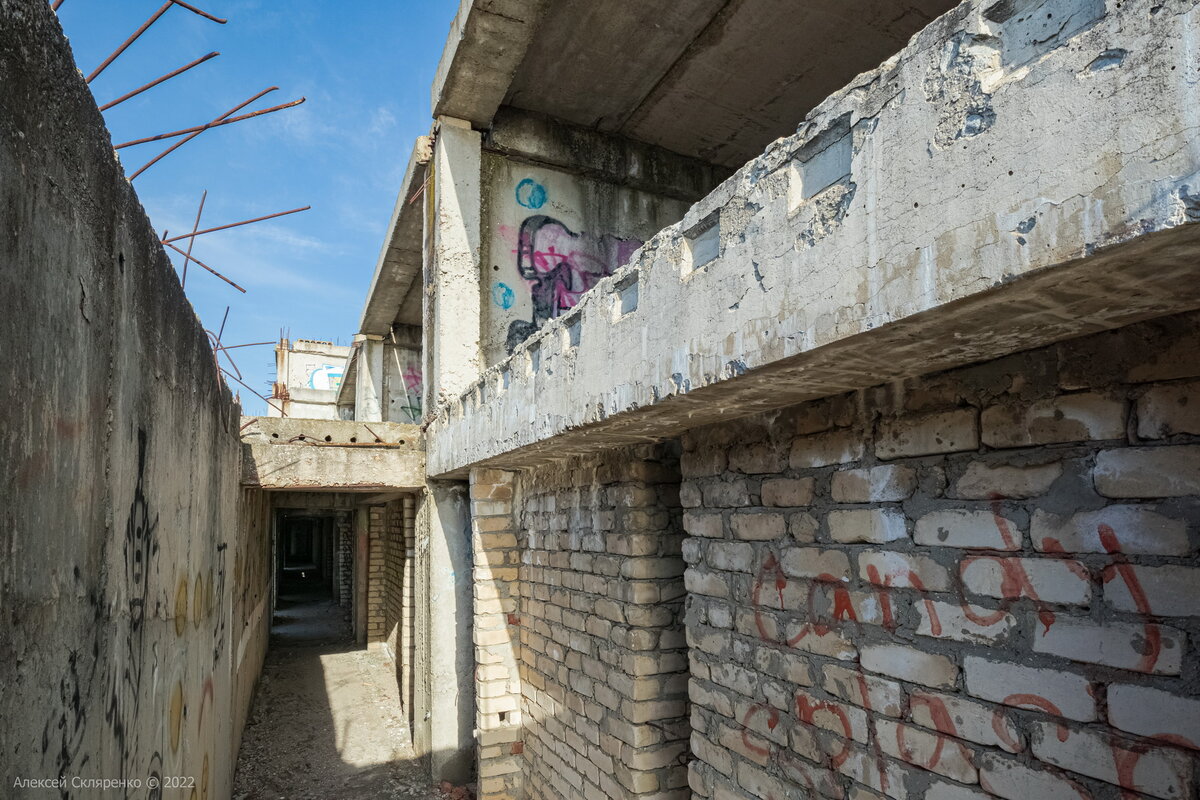 Севастополь. Что будет на месте самого большого недостроя Северной стороны?  Как это выглядит после 30 лет забвения? | НЕ ФОТОГРАФ | Дзен