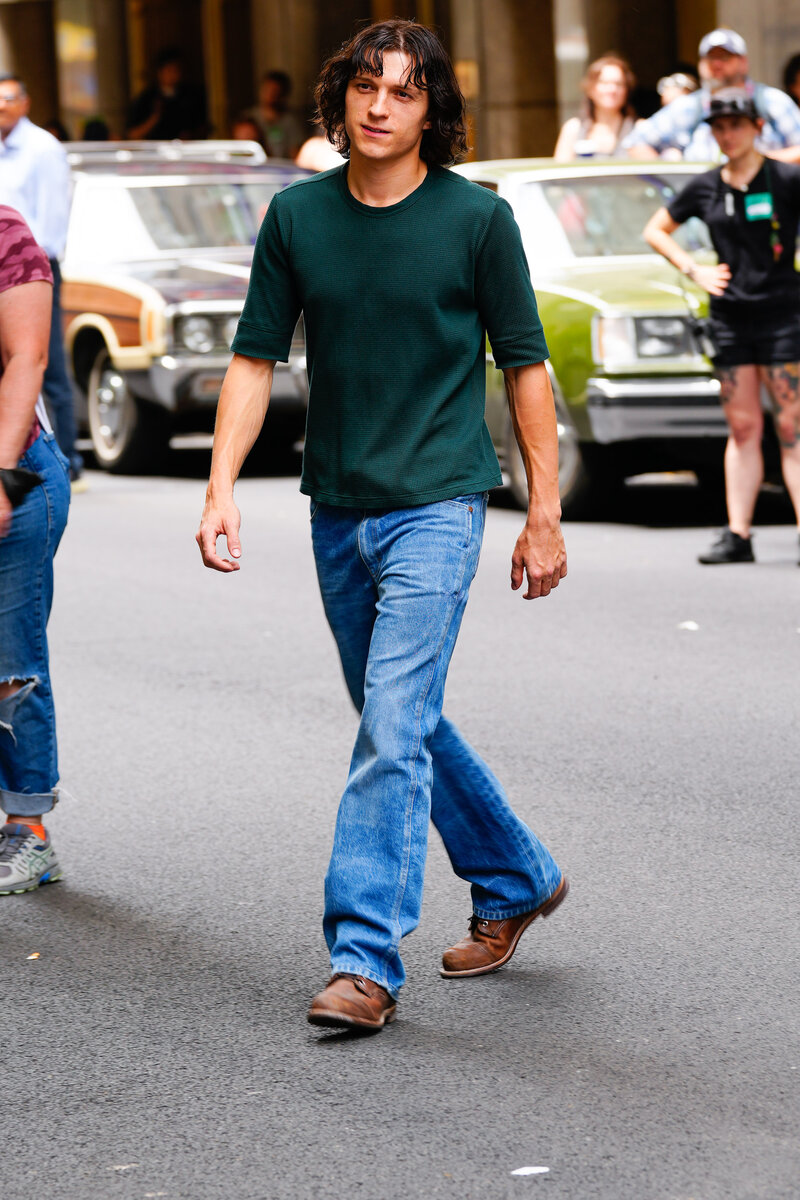     Том Холланд