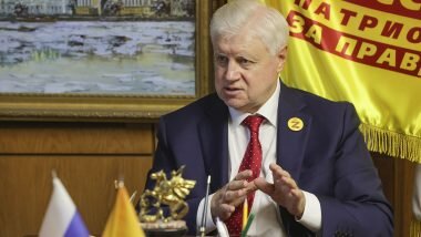 – Сегодня индексация пенсий проводится в стране постфактум. И при этом на уровень инфляции предыдущего года, что в корне неверно. За год цены вырастают настолько, что никакое повышение пенсий это не компенсирует.
При этом проводимая индексация не учитывает инфляцию следующего года. Это говорит о том, что государство хронически не доплачивает пенсионерам и постоянно накапливает перед ними долги.