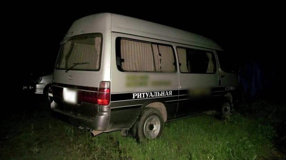    Мужчина угнал служебную машину ритуальной службы в поселке Ковалерово Приморского края© Фото : пресс-служба МО МВД России "Кавалеровский"