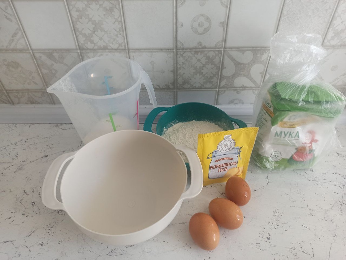 нужно 4 яйца .