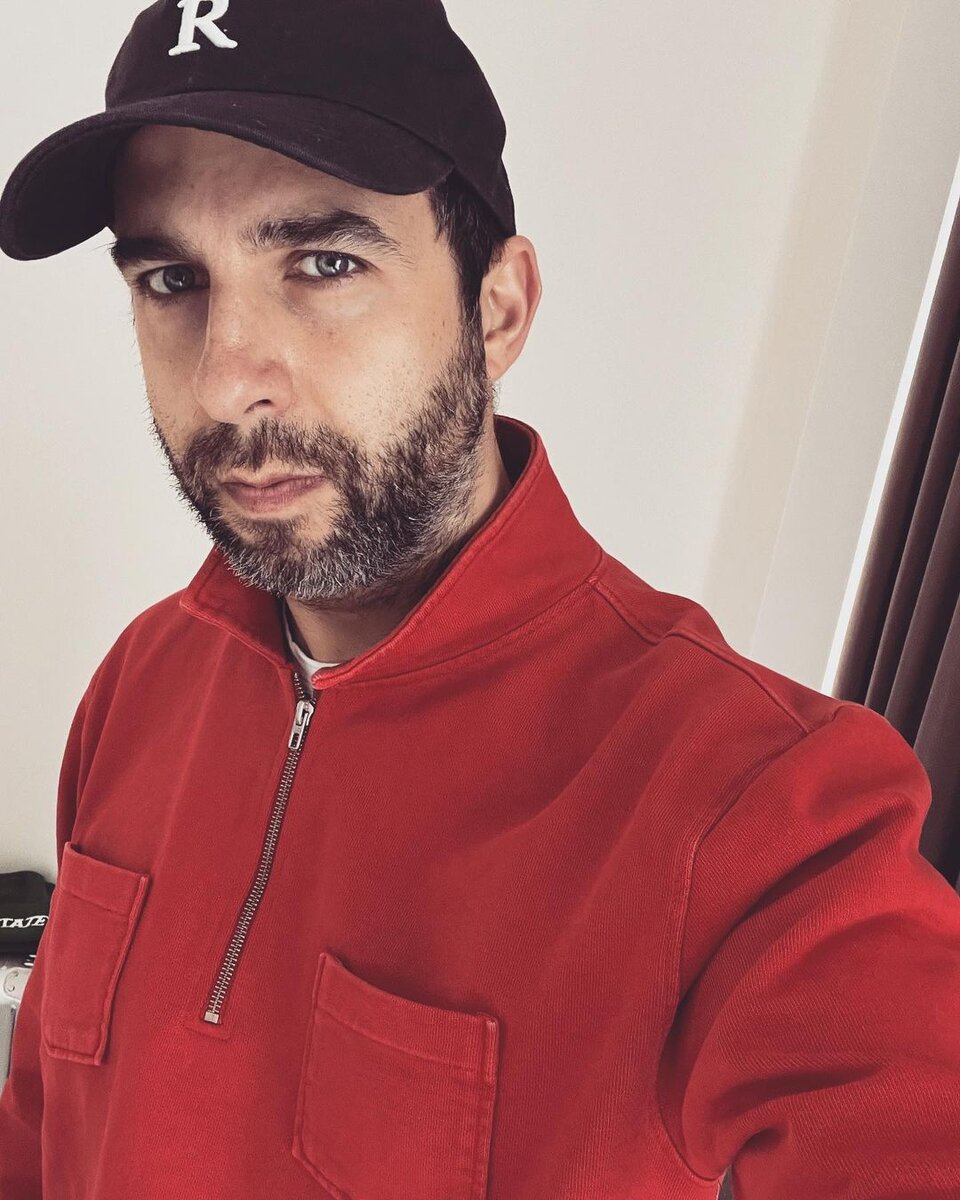    Иван Ургант остался без работы на Первом канале Соцсети Ивана Урганта