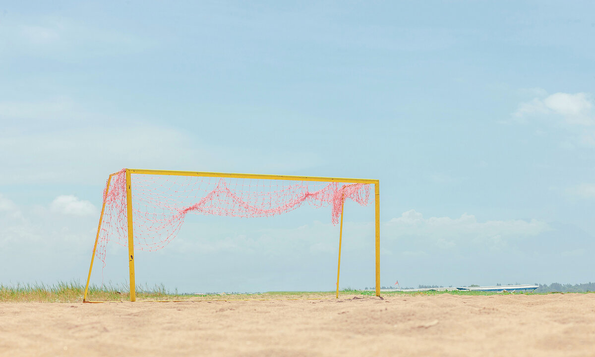 Когда-то пляжи где было битком туристов теперь пусты или вообще закрыты. 