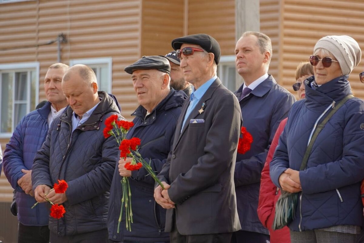    В ЯНАО в Белоярске установили мемориальную доску земляку Николаю Бабину
