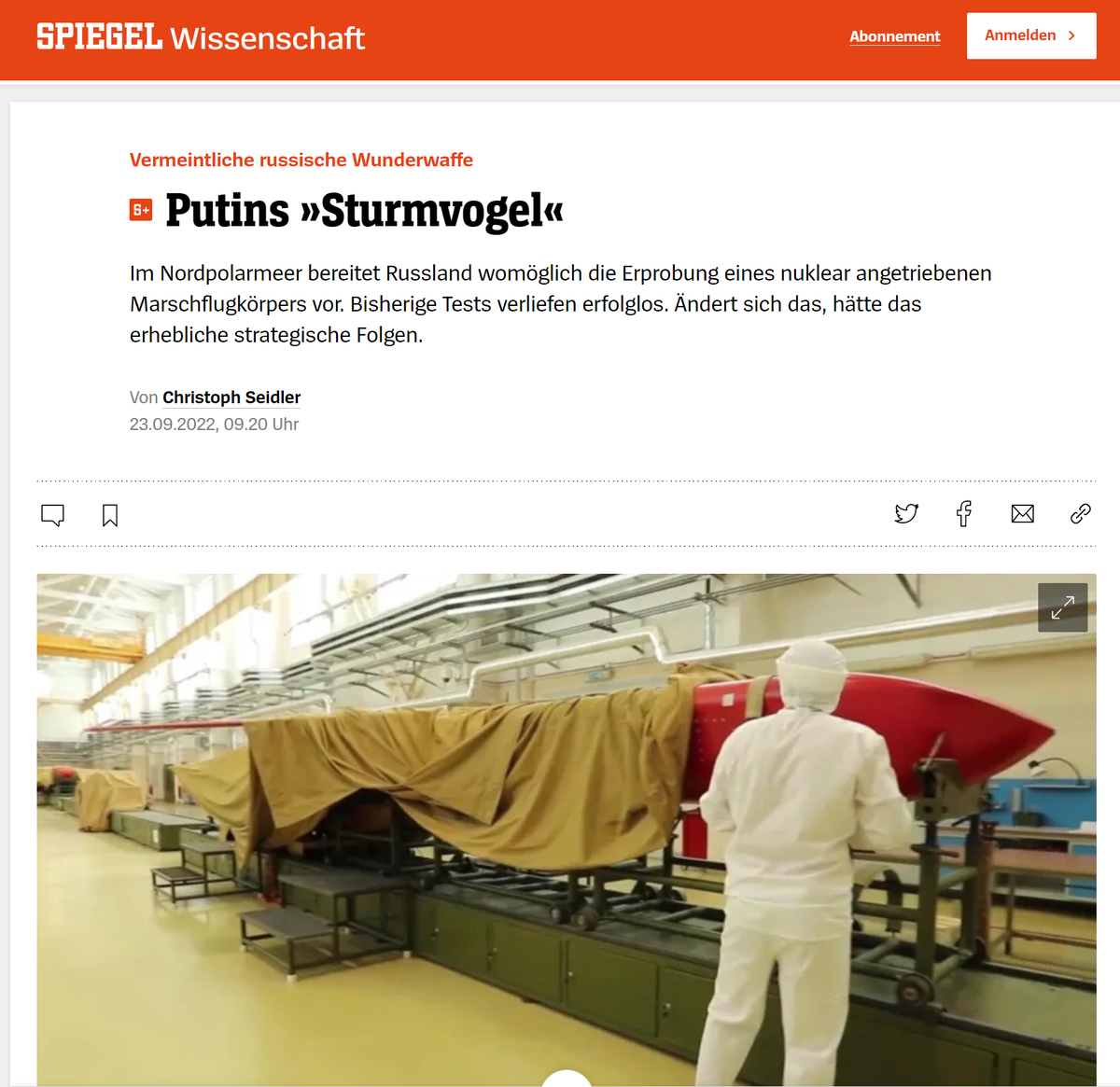 В западной прессе внимание мобилизации уделяется особым образом. В основном с точки зрения протестов и покидающих страны. Кадры очередей в военкоматы вы уж точно не увидите. Зато огромное внимание уделяется теме ЯО. Например эта статья в Шпигель, заголовок которой не требует перевода, бездоказательно рассказывает о том, что Россия готовится провести испытания ядерной ракеты в Северном-Ледовитом океане. В качестве акта устрашения. И это далеко не единственная популяция по теме ядерной угрозы.