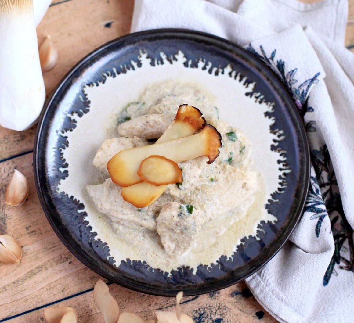 Курица в грибном соусе от Даши Третьяковой. Простые и элегантные рецепты - на ее канале https://t.me/wellness_hedonism