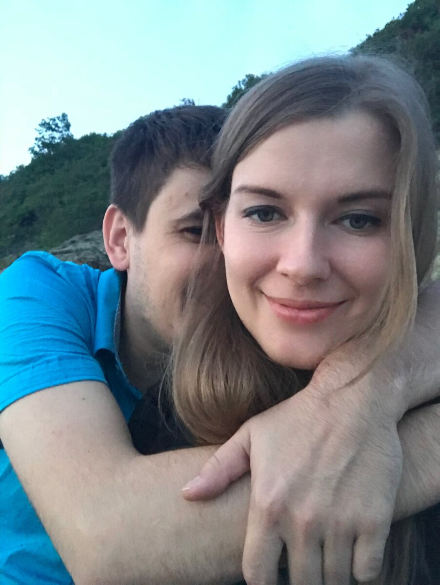 Мы с мужем. Фото автора.#стресс #стрессоустойчивость #стрессоваяситуация #семья #паника #многодетнаясемья #многодетнаямама #дети #травмы  #плохиеновости 